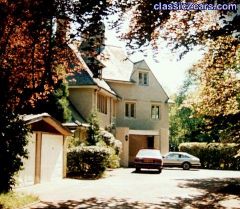 My 280zx parked happily at our home in Ascot, UK