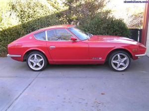 Side pic of my 1974 260z