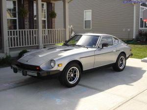 Silver/Black 77 280z w/ Rewinds