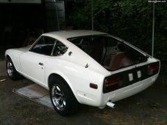 240z_fresh_paint