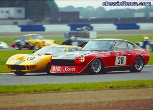 Big Sam passing a GT40