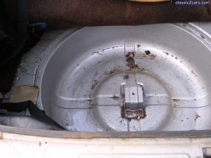 240Z spare tire well