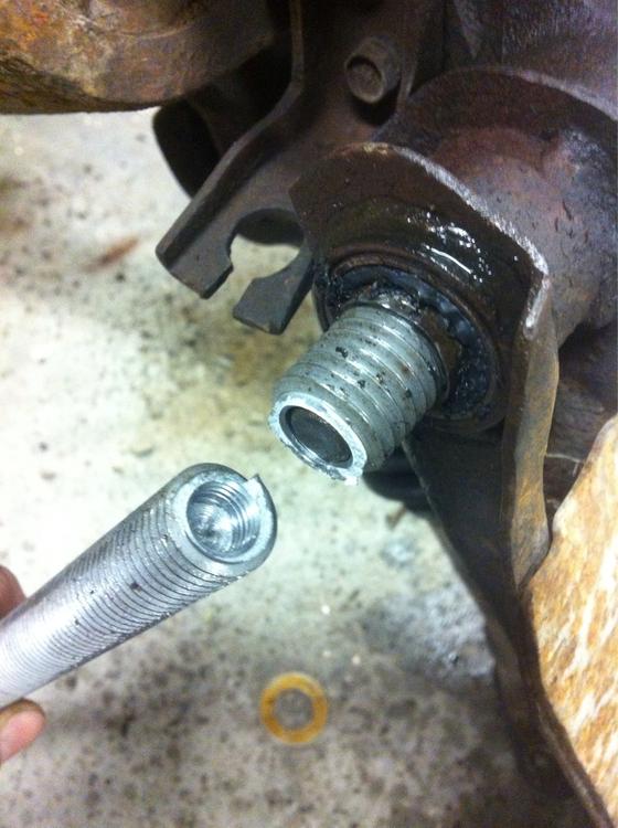Datsun 240Z / 260Z / 280Z Spindle Pin Lock Bolt – Rear (1970-1978) – OEM # 55515-E4100