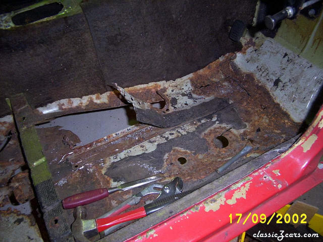 RHS FLOOR BAD RUST