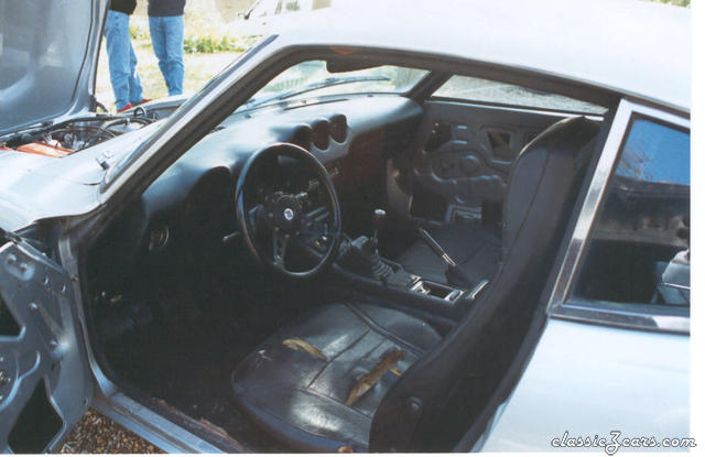 240z 1973 inside view