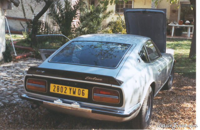 240z 1973 rear view