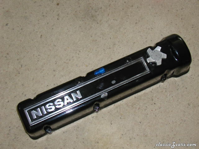 NISSAN valve cover2