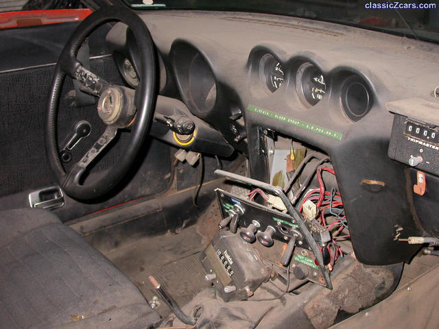 73 Safari car interior