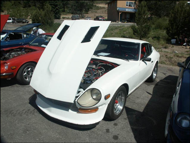 nice looking 240Z picture