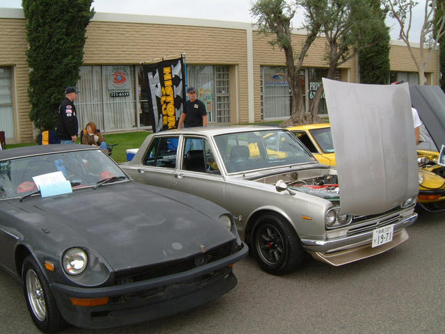 fairlady z and skyline