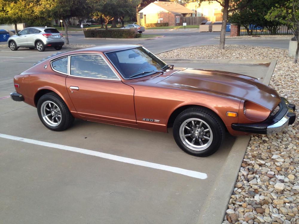 75 280Z.JPG
