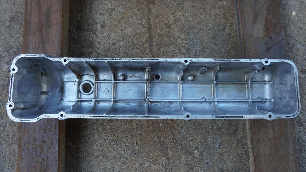 valve cover.JPG