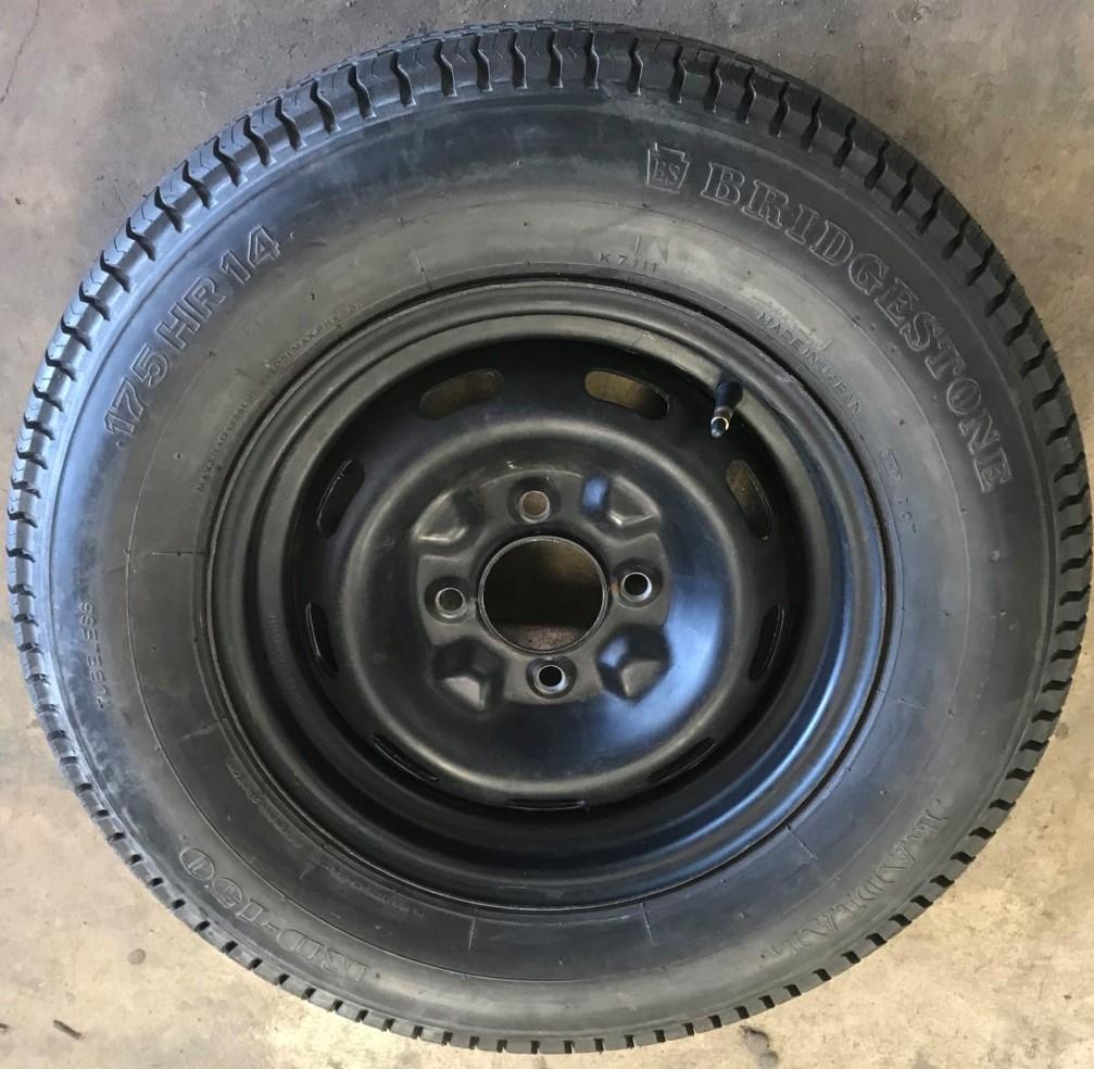 Tires for 1970 240Z wanted