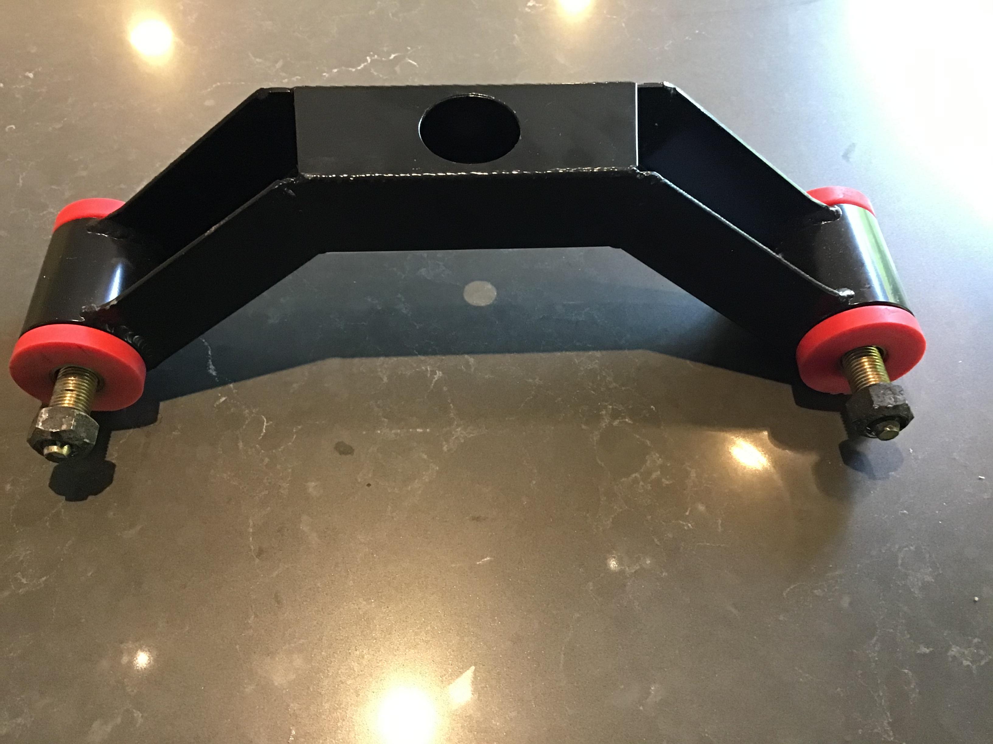 Datsun Garage trans mount