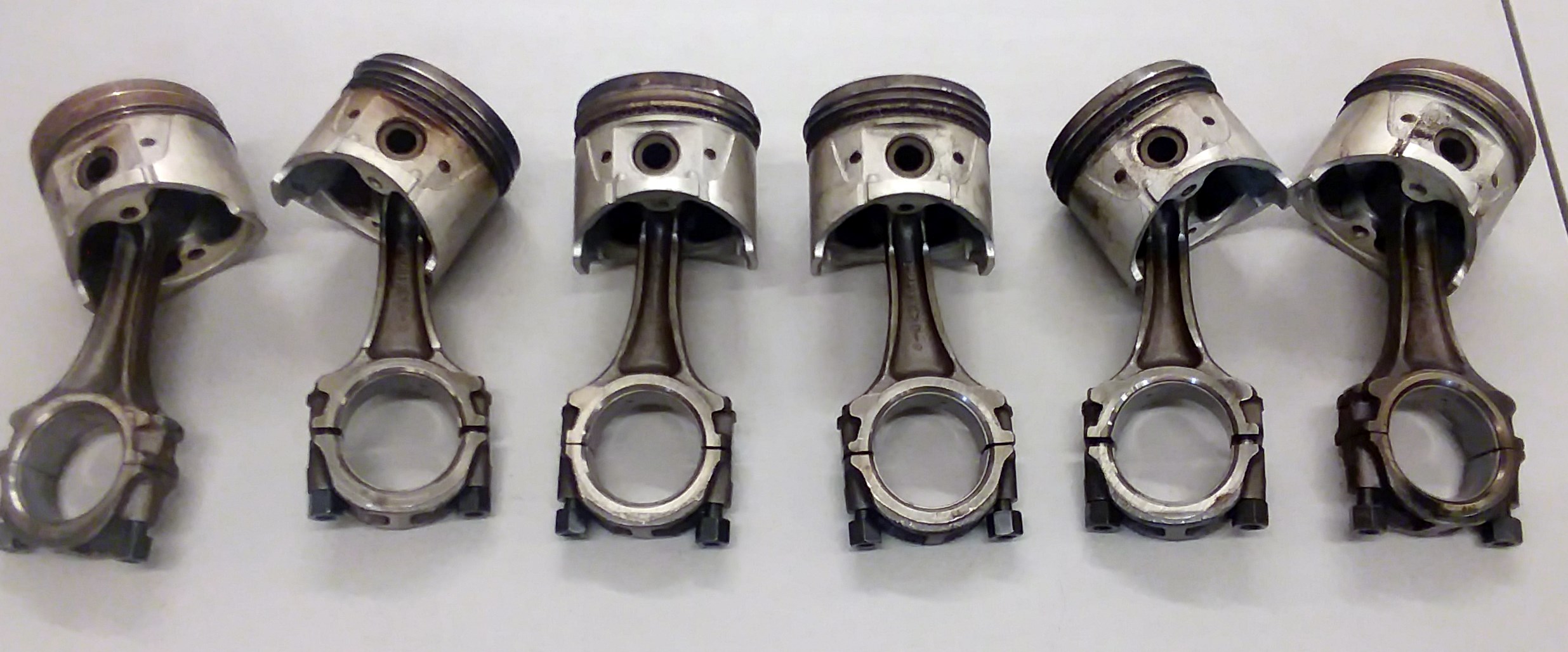 Sets of 87mm L28 Flat Top Pistons FS