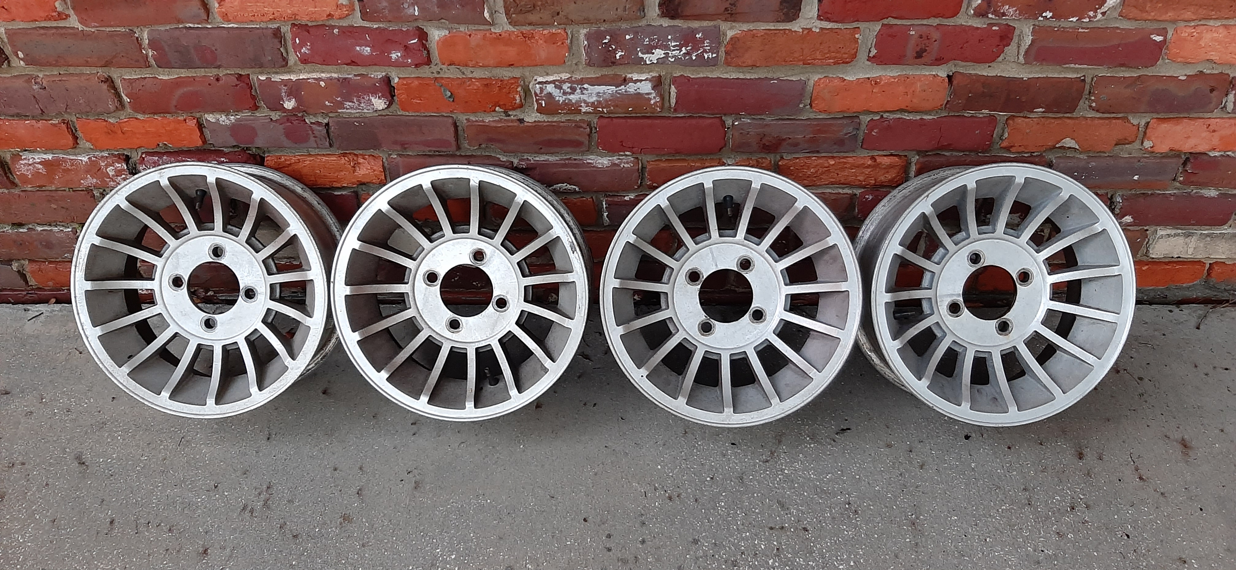 15 spoke alloy