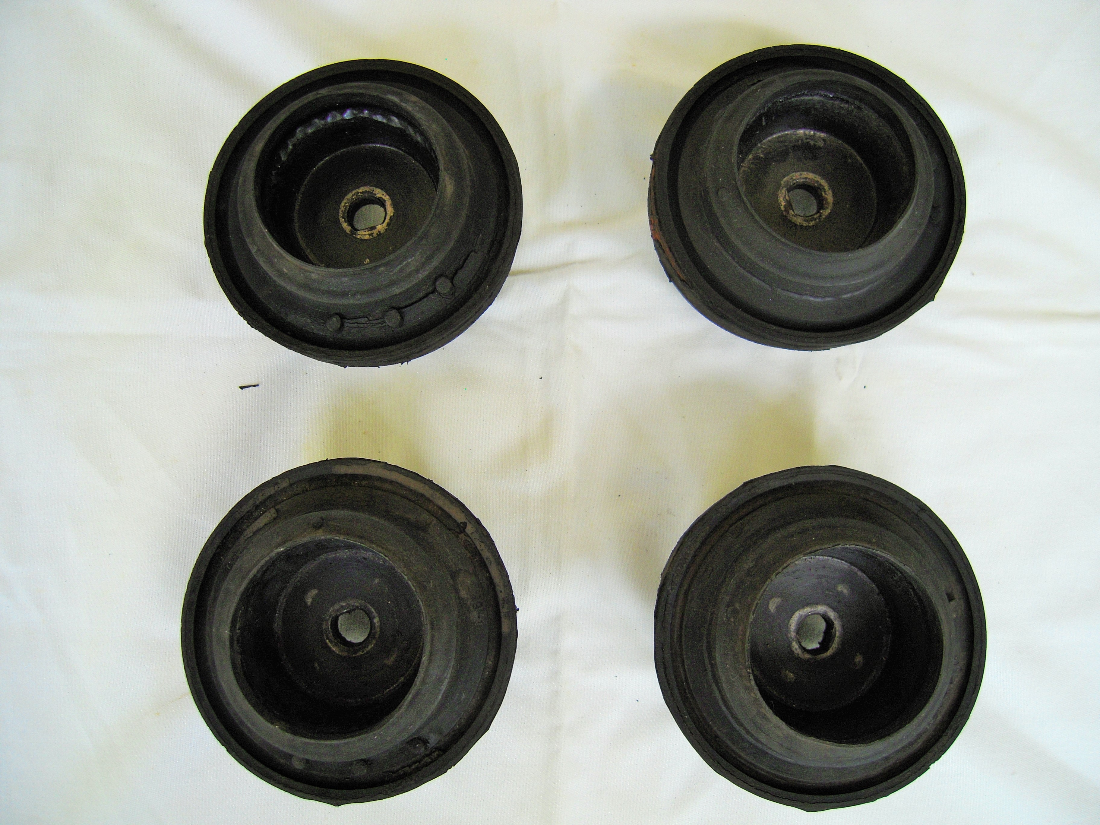 Datsun 240Z260Z IsolatorsStrut Mounting Completed Ads The Classic