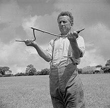 220px-Agriculture_in_Britain-_Life_on_George_Casely's_Farm,_Devon,_England,_1942_D9817.jpg