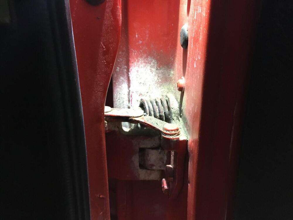 Z Door Hinge 1.jpg