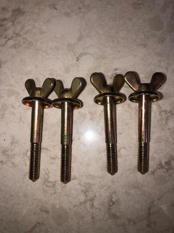 Air cleaner bolt.jpg
