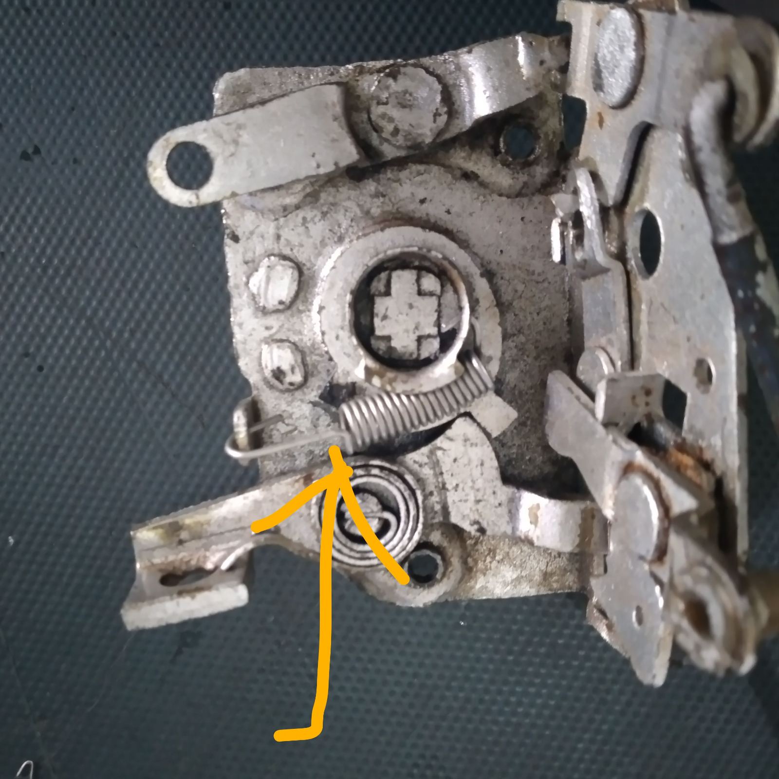 Datsun 240Z Door Latch locking mechanism