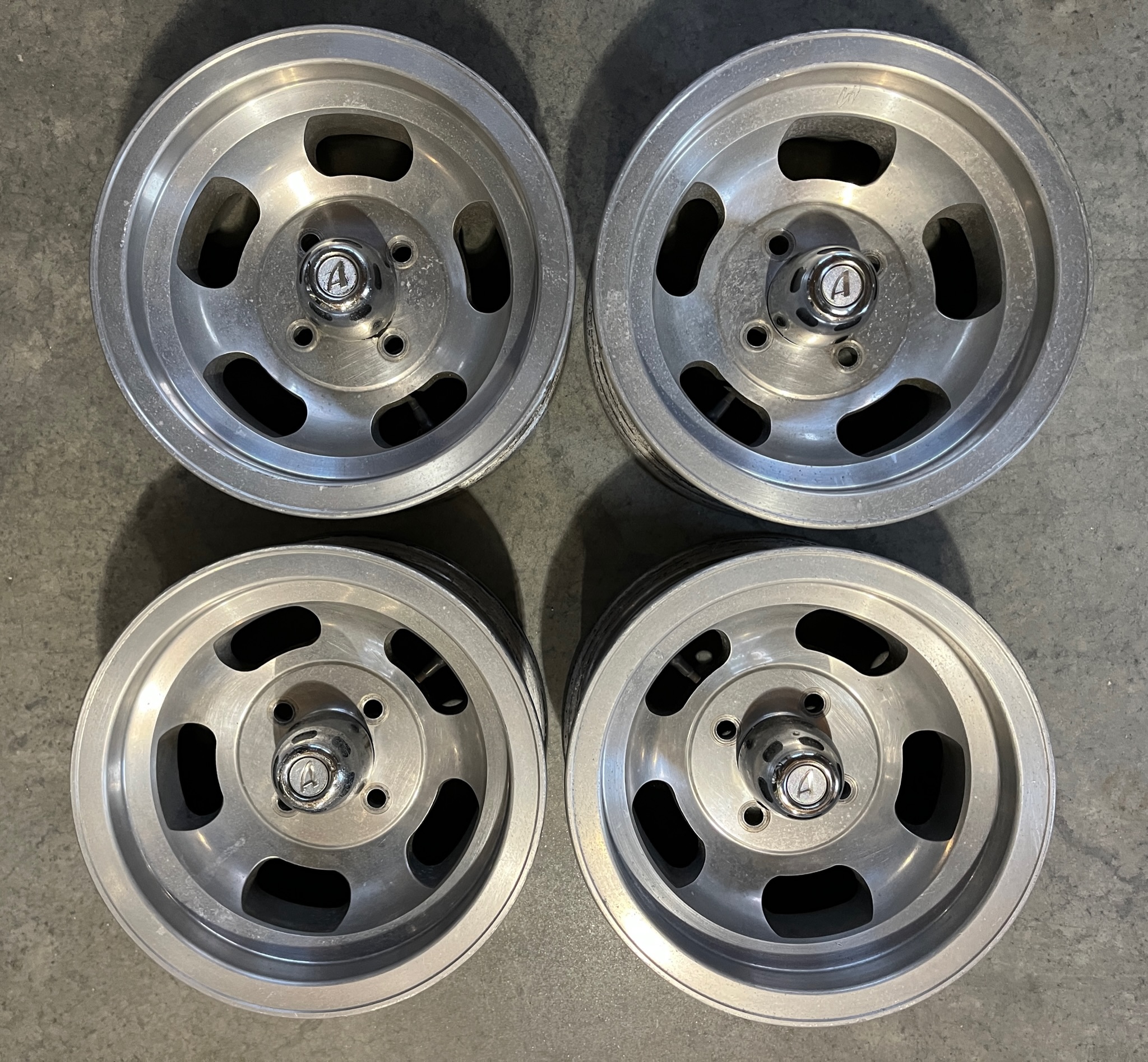 Ansen 14x7 slotted mag wheels with center caps