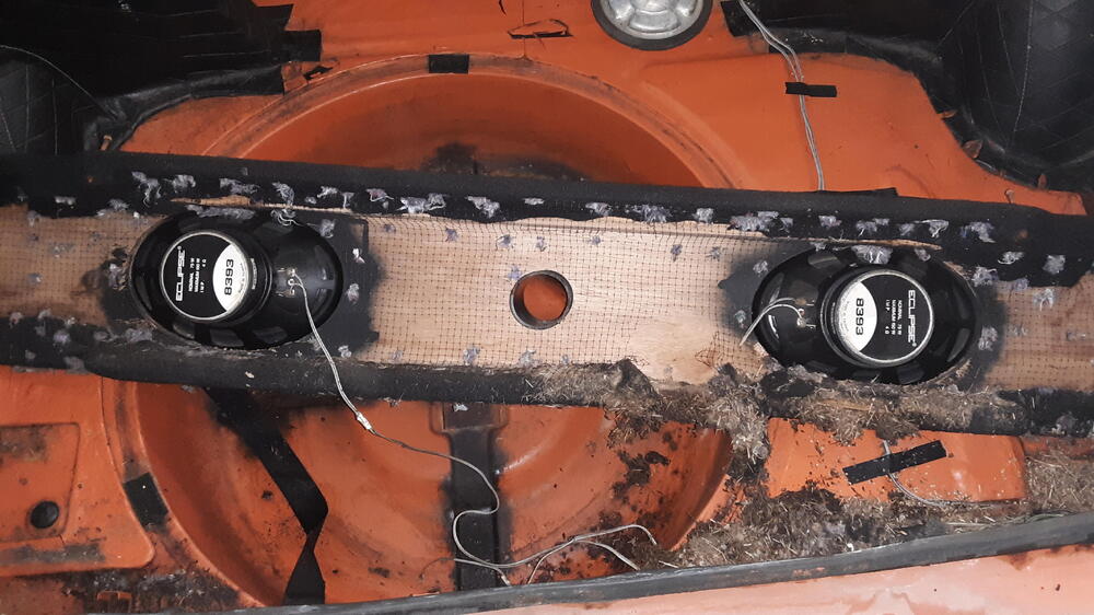 fou speaker box nest.jpg