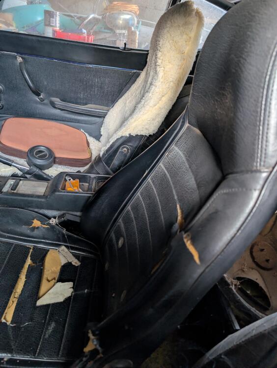 Car - TM-JM CA 530FXO 1972 Datsun 240Z Interior passenger seat.jpg