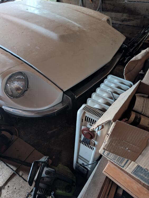 Car - TM-JM Ca 530FXO 1972 Datsun 240Z hood front.jpg
