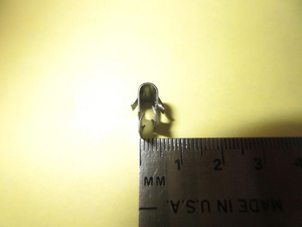Z Squeegee Strip Clip 02s.JPG