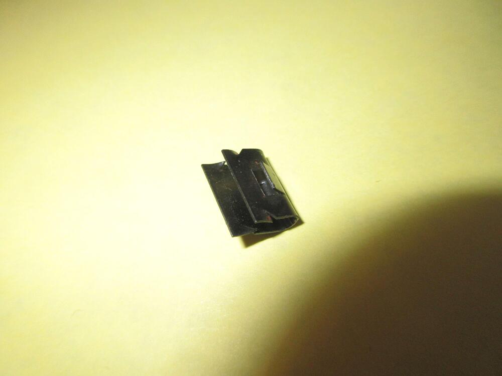 Z Squeegee Strip Clip 03s.JPG