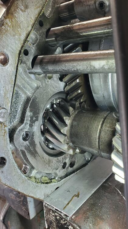 First gear counter chaft into adapter plate FS5W71B.jpg